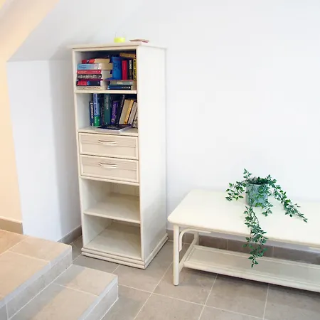 펜션 2 Min Walk To - Private Solarium 아데제
