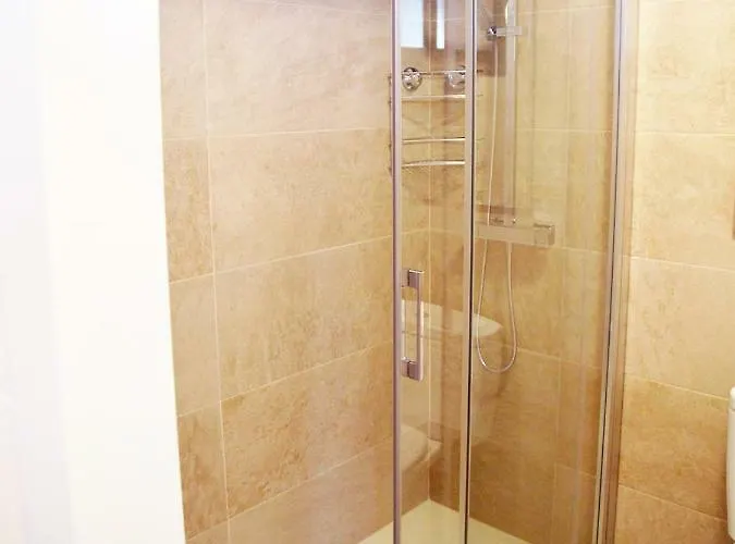 2 Min Walk To - Private Solarium Будинок відпочинку