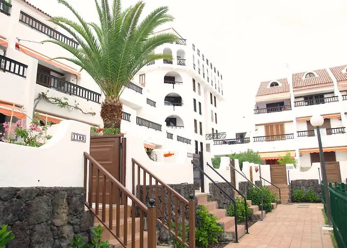 Будинок відпочинку 2 Min Walk To - Private Solarium