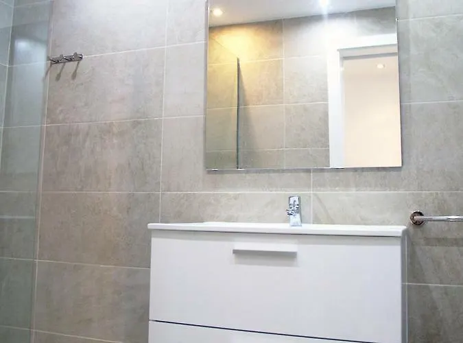 2 Min Walk To - Private Solarium Будинок відпочинку *