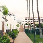 Будинок відпочинку 2 Min Walk To - Private Solarium