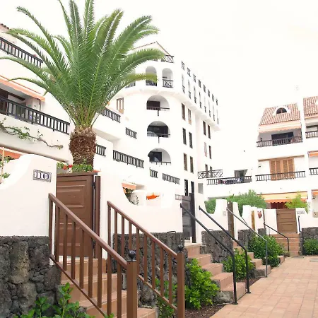 Будинок відпочинку 2 Min Walk To - Private Solarium
