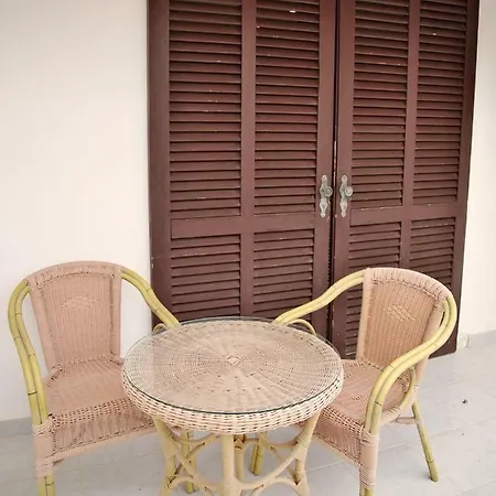 Vakantiehuis 2 Min Walk To - Private Solarium